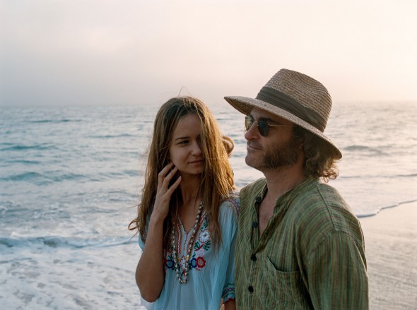 inherent-vice-joaquin-phoenix-katherine-waterston